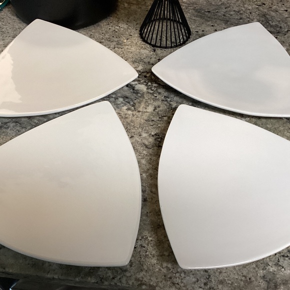 The Cellar Vintage Triangle Dinner Plates Set - Picture 1 of 5